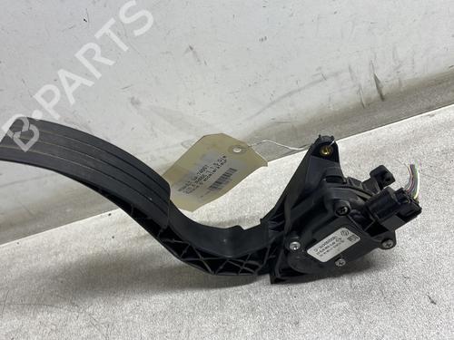 Pedal RENAULT CLIO IV (BH_) 1.5 dCi 75 (75 hp) 31637379