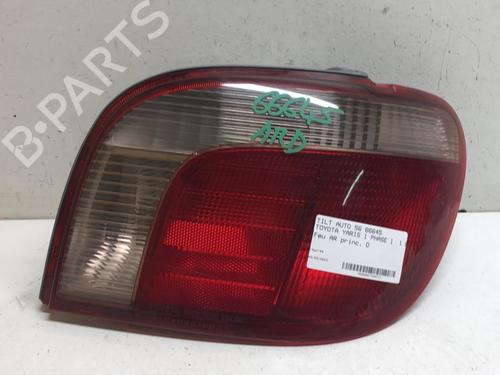 Højre baglygte TOYOTA YARIS (_P1_) 1.0 (SCP10_, SCP10R) (68 hp) 18226866