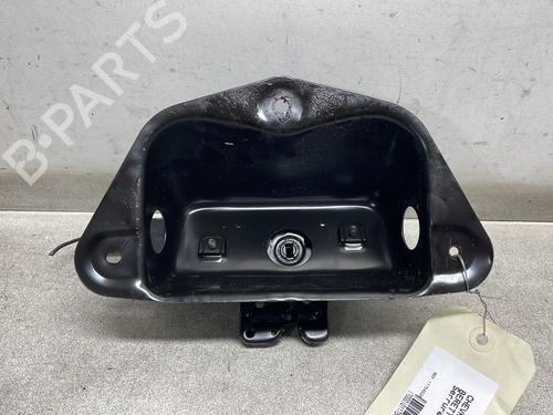 Used Tailgate lock CHEVROLET BERETTA Coupe (1_37) 3.1 (150 hp) 30750902