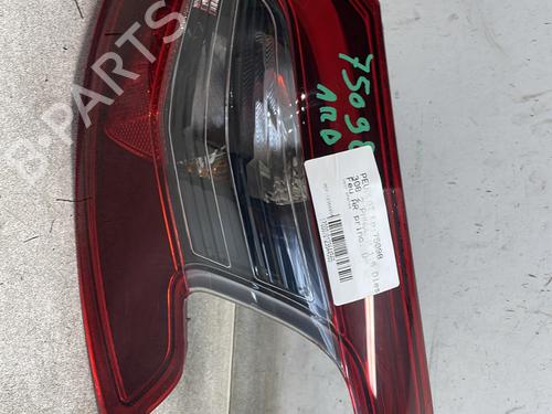 Used Right taillight Right taillight PEUGEOT 308 II (LB_, LP_, LW_, LH_, L3_) 1.6 HDi 100 (99 hp) 33632125 33632125