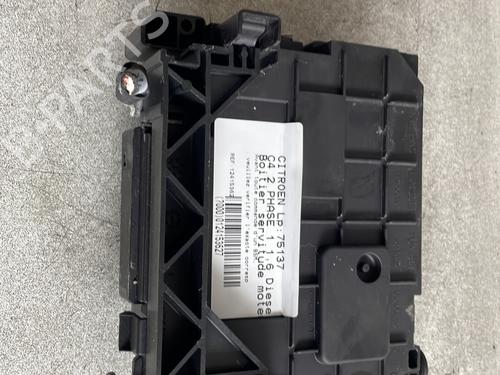 Used Fuse box Fuse box CITROËN C4 II (NC_) 1.6 HDi 90 (92 hp) 33877119 33877119