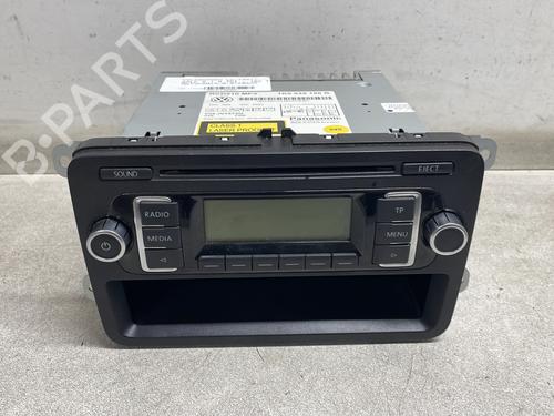 Used Radio VW GOLF VI (5K1) 1.6 TDI (105 hp) 30770924