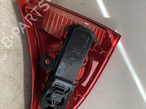 Used Right taillight Right taillight 32469786 32469786