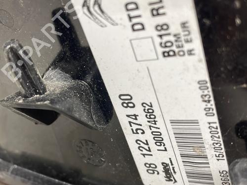 Used Right taillight Right taillight CITROËN C3 III (SX) 1.5 BlueHDi 100 (SXYHYP, SXYHTU) (102 hp) 30478921 30478921