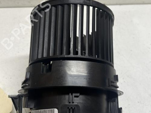 Used Heater blower motor Heater blower motor PEUGEOT 208 I (CA_, CC_) 1.6 HDi (92 hp) 18332345 18332345