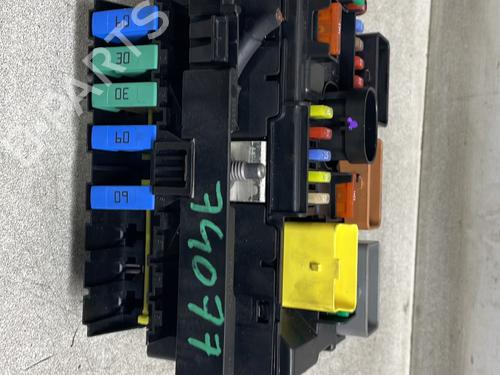 Used Fuse box Fuse box CITROËN C3 II (SC_) 1.0 VTi 68 (68 hp) 30870732 30870732