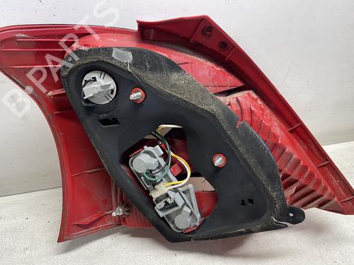 Used Right taillight Right taillight TOYOTA YARIS (_P9_) 1.0 VVT-i (KSP90_, KSP90R) (69 hp) 25407841 25407841