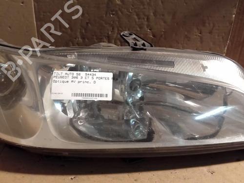 Used Right headlight Right headlight PEUGEOT 306 Hatchback (7A, 7C, N3, N5) 2.0 HDI 90 (90 hp) 18229271 18229271