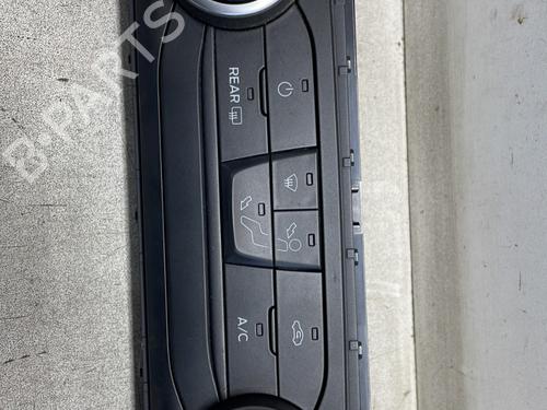 Used Climate control FORD FIESTA VII Van 1.0 EcoBoost Flex (95 hp) 28543651