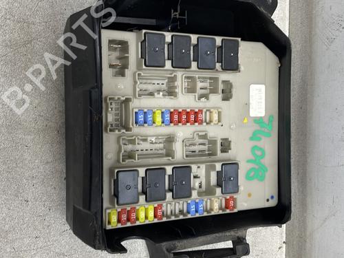 Used Fuse box RENAULT CLIO III (BR0/1, CR0/1) 1.5 dCi (BR17, CR17) (86 hp) 31909803