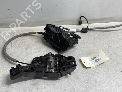 front-right-lock-vw-touran-5t1-2015-27800249 main image