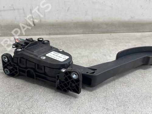 pedal-dacia-duster-hs_-2010-2011-2012-2013-2014-2015-2016-2017-2018-31088497 main image