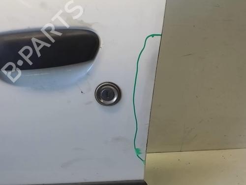 Used Left front door Left front door 18218675 18218675