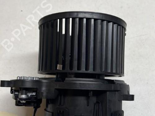 Used Heater blower motor Heater blower motor RENAULT MEGANE IV Hatchback (B9A/M/N_) 1.3 TCe 140 (B9NB) (140 hp) 18226098 18226098