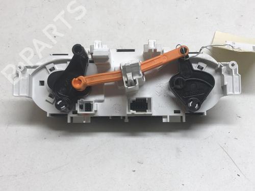 Used Climate control PEUGEOT 208 I (CA_, CC_) 1.6 HDi (92 hp) 18213052