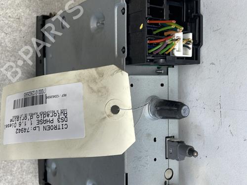 Used Radio Radio CITROËN DS3 (SA_) 1.6 HDi 90 (92 hp) 33632058 33632058