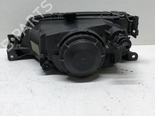 Używane Lampa przednia prawa PEUGEOT 306 Hatchback (7A, 7C, N3, N5) 1.4 (75 hp) 18228164