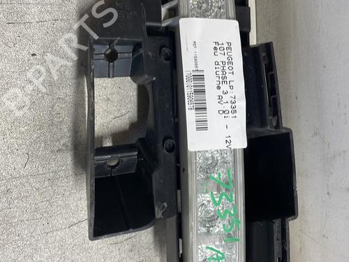 Used Right daytime light Right daytime light PEUGEOT 107 (PM_, PN_) 1.0 (68 hp) 30490007 30490007