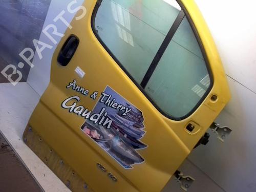 Used Right front door RENAULT TRAFIC II Bus (JL) 1.9 dCI 80 (JL0B) (82 hp) 18215604