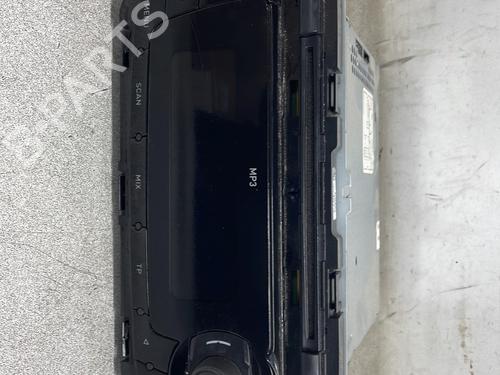 Auto-radio SEAT IBIZA IV (6J5, 6P1) 1.6 TDI (90 hp) 32667359
