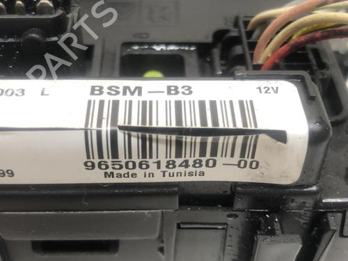 Used Fuse box Fuse box CITROËN XSARA PICASSO (N68) 1.6 HDi (109 hp) 18213401 18213401