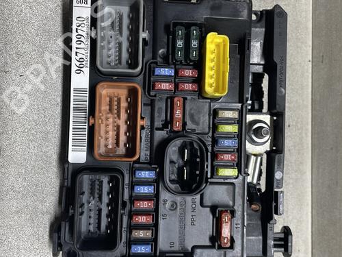 Used Fuse box Fuse box PEUGEOT 207 (WA_, WC_) 1.4 HDi (68 hp) 30609560 30609560