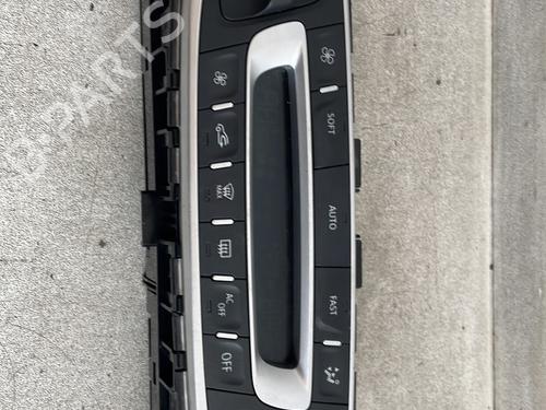 Used Climate control RENAULT MEGANE III Hatchback (BZ0/1_, B3_) 1.5 dCi (BZ09, BZ0D, BZ1W, BZ29, BZ14) (110 hp) 30670161