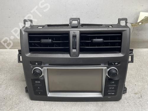 Used Radio TOYOTA VERSO S (_P12_) 1.4 D4-D (NLP121_, NLP121R) (90 hp) 30478933