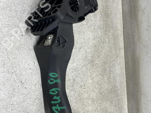 Pedale Pedale PEUGEOT 208 I (CA_, CC_) 1.4 HDi (68 hp) 33741413 33741413