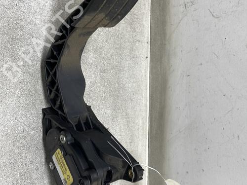 Pedale DACIA DUSTER (HS_) 1.5 dCi (109 hp) 32977363