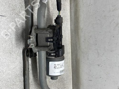 Used Front wipers mechanism Front wipers mechanism 33738096 33738096