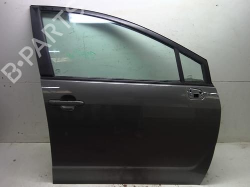 Used Right front door TOYOTA COROLLA Verso (ZER_, ZZE12_, R1_) 2.2 D-4D (AUR10_, AUR10R) (136 hp) 25867382