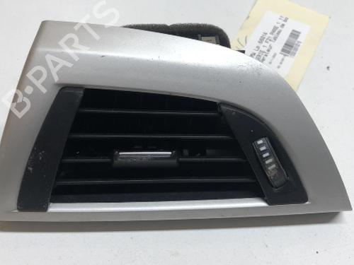 Used Air vent BMW 1 (F21) 116 d (116 hp) 18210359