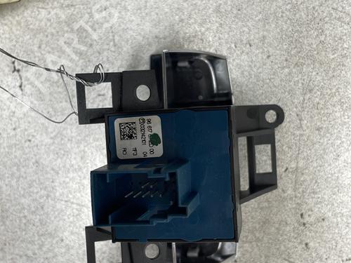 Used Switch Switch CITROËN C5 III (RD_) 2.0 HDi 140 (RDRHF8, RDRHFA, RDRHA8, RDRHAJ) (140 hp) 33738140 33738140