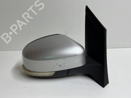 Used Right mirror Right mirror 19124136 19124136