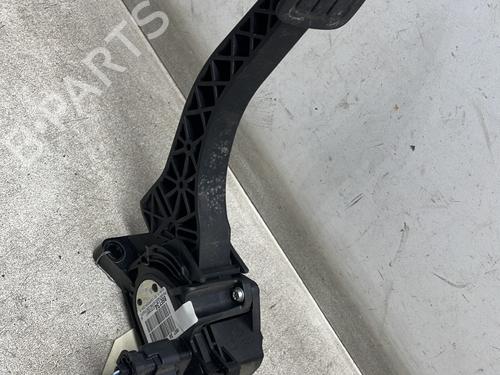 Used Pedal PEUGEOT 308 II (LB_, LP_, LW_, LH_, L3_) 1.6 BlueHDi 120 (120 hp) 32016262