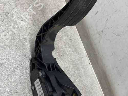 Pédale RENAULT CLIO IV Grandtour (KH_) 1.5 dCi 90 (KHN3, KHN4) (90 hp) 32977376