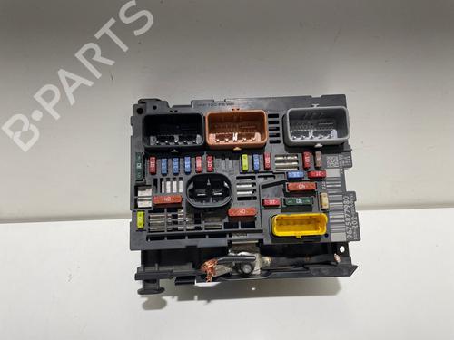 Used Fuse box Fuse box 38705599 38705599