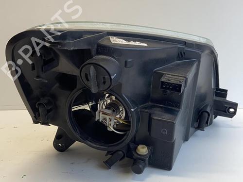Faro izquierdo CITROËN BERLINGO / BERLINGO FIRST MPV (MF_, GJK_, GFK_) 1.4 i (MFKFX, MFKFW, GJKFWB, GJKFWC, GFKFWC) (75 hp) 18214489