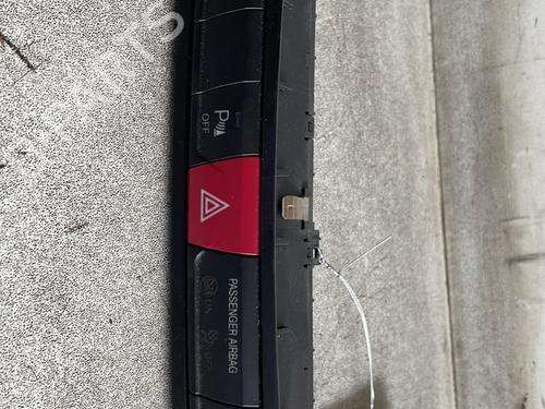 Used Warning switch Warning switch JEEP RENEGADE SUV (BU, B1, BV) 1.6 CRD (120 hp) 33877118 33877118