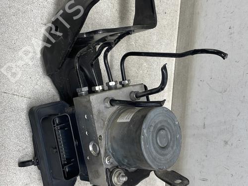 Used ABS pump CITROËN C3 III (SX) 1.5 BlueHDi 100 (SXYHYP, SXYHTU) (102 hp) 30484744