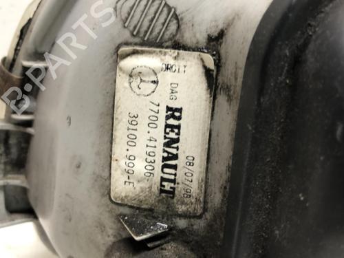 Used Right headlight Right headlight RENAULT TWINGO I (C06_) 1.2 (C066, C068) (58 hp) 18220943 18220943