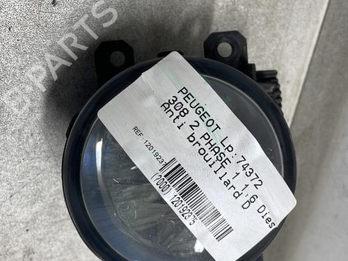 Used Right front fog light PEUGEOT 308 II (LB_, LP_, LW_, LH_, L3_) 1.6 BlueHDi 120 (120 hp) 31997858