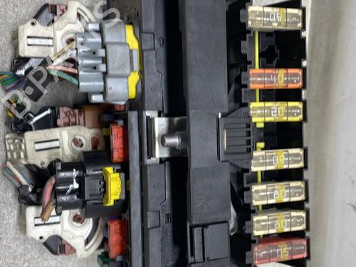 Used Fuse box Fuse box CITROËN C5 III (RD_) 2.0 HDi 140 (RDRHF8, RDRHFA, RDRHA8, RDRHAJ) (140 hp) 33741398 33741398