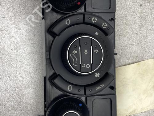 Used Climate control PEUGEOT 3008 I MPV (0U_) 1.6 HDi (109 hp) 30612163