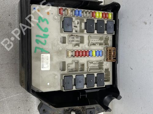 Used Fuse box RENAULT CLIO III (BR0/1, CR0/1) 1.5 dCi (C/BR0G, C/BR1G) (68 hp) 26572496