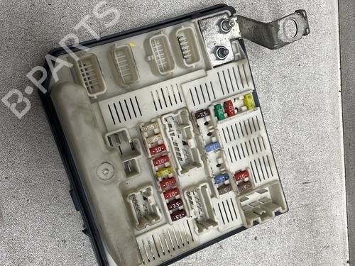 Used Fuse box Fuse box RENAULT GRAND SCÉNIC II (JM0/1_) 1.9 dCi (JM14) (131 hp) 31909818 31909818
