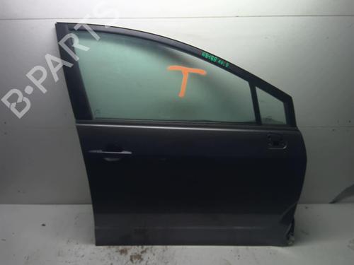Used Right front door TOYOTA COROLLA Verso (ZER_, ZZE12_, R1_) 2.2 D-4D (AUR10_, AUR10R) (136 hp) 18230239
