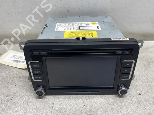 Used Radio VW GOLF V Variant (1K5) 1.9 TDI (105 hp) 30478936