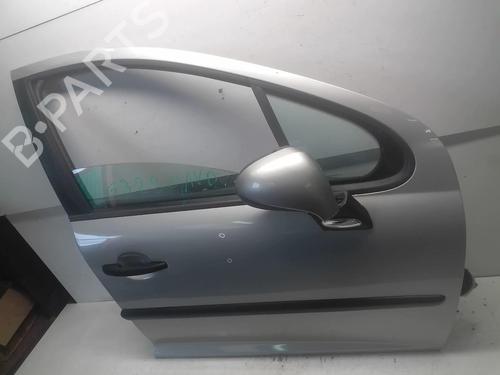 Used Right front door Right front door 18217807 18217807